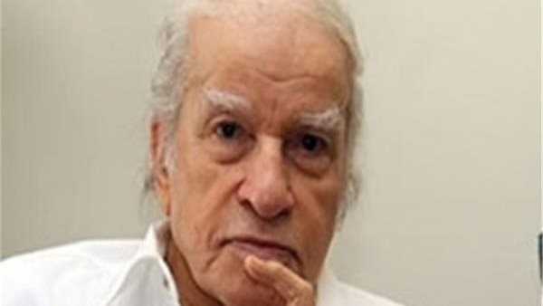 عمرو فهمي يتحدث عن إنسانية ومواقف الكاتب الساخر أحمد رجب (فيديو)