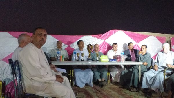 النائب سعد الجمال يكرم الفائزين فى نهائى دورة الصداقة لكرة القدم والمتفوقين فى الاعدادية بجنوب الجيزة (صور)