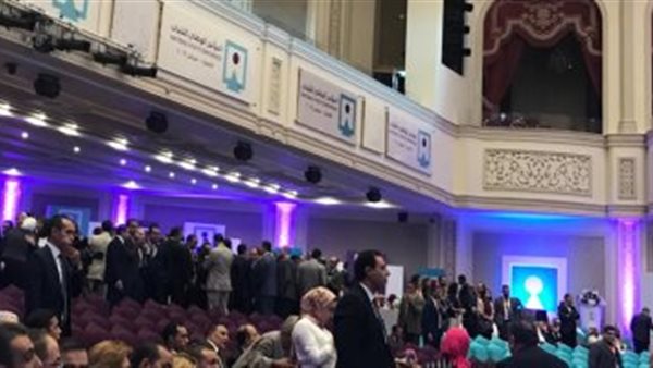 تهنئة لشباب أبطال دورة الألعاب الإفريقية ترج قاعة المؤتمر الوطني الثامن للشباب (فيديو)