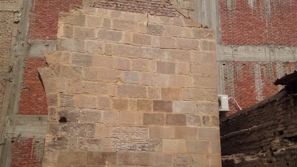 حكاية مسجد سادات قريش..المئذنة أثرية صدر قرار بترميمها دون تنفيذ (صور ومستندات) 