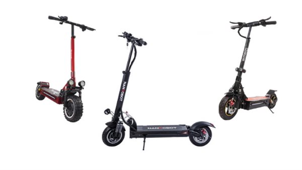 تامر بشير يقترح مواجهة الزحمة بـ «سكوتر بالكهرباء» (فيديو)