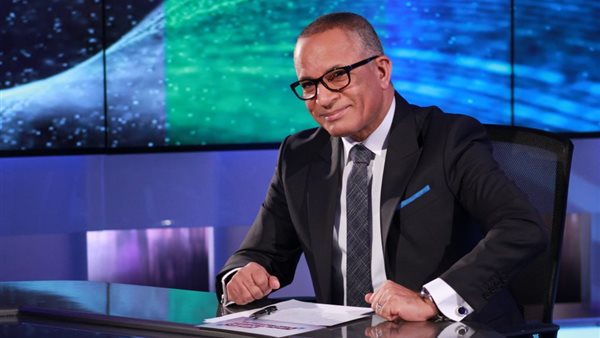 أحمد موسى يطالب القنوات الفضائية بإذاعة الأغاني الوطنية طوال الليل والنهار(فيديو)