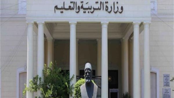 الإعلامي محمد الباز يطالب 