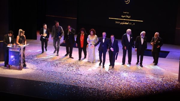 طلاب كلية اللغة والإعلام الأكاديمية العربية يشاركون في افتتاح مهرجان اسكندرية السينمائي الدولي (صور)