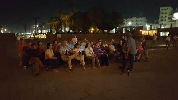 زاهي حواس يكشف اسرار معبد الاقصر لوفد أمريكي رفيع المستوى (صور)