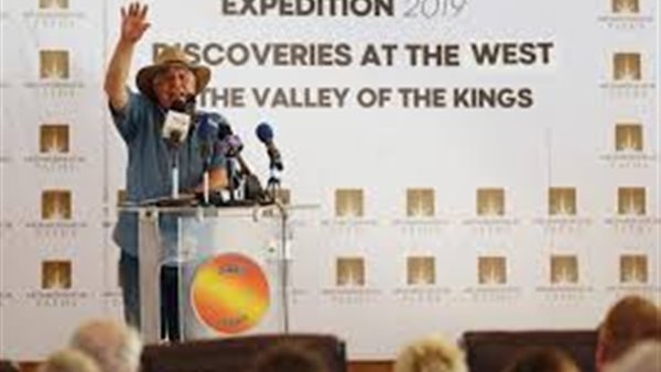 زاهي حواس: اكتشاف أول ورش صناعية في منطقة وادي الملوك بالأقصر(فيديو)