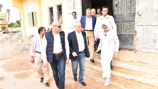 فى إطار الاستعدادات لتطبيق التأمين الصحي الجديد بمحافظة الأقصر.. وزيرة الصحة تتفقد أعمال التجهيزات بمستشفيي العديسات والبياضية (صور)