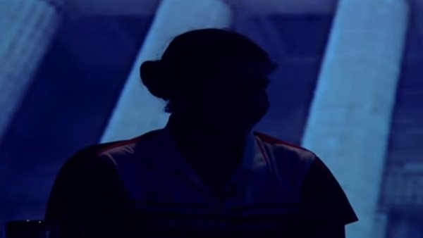 احد ضحايا العنف الأسري : ابويا كان بيشربني انا واخواتي مخدرات ولما بنرفض كان بيضربنا (فيديو)