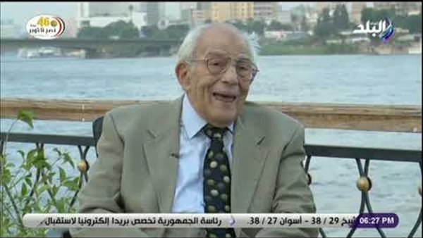 رشوان توفيق يكشف عن الفنانات الأقرب إلى قلبه (فيديو) 