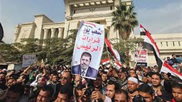 الباز: أول من أعطى إشارة حصار المحكمة الدستورية في 2012 صفوت حجازي بعد تلقي أوامر من مرسي