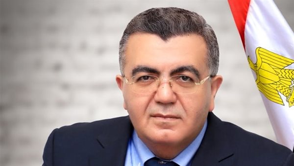 حاتم: ظهور المعارضة في الفضائيات يعيد الثقة الى المناخ الإعلامي في مصر