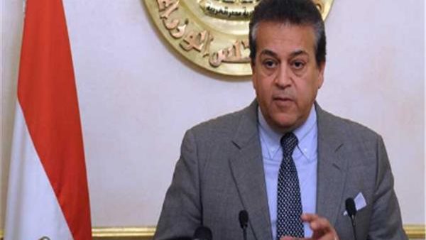 الباز يطالب المدارس والجامعات بعمل رحلات للمشروعات القومية.. ووزير التعليم العالي يتفاعل مع الدعوة 