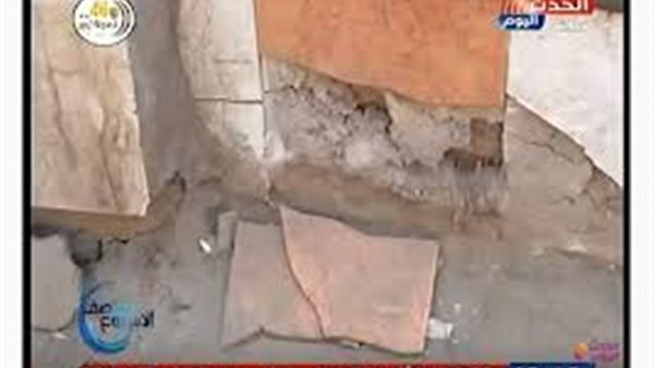 بسبب تسرب مياه الصرف الصحي.. انهيارات وهبوطات أرضية بمدينة أرمنت بالأقصر(فيديو)