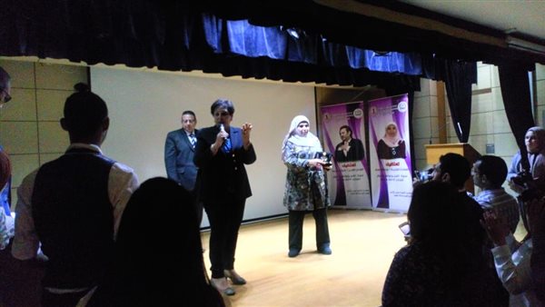 كلية اللغة والإعلام الأكاديمية العربية تكرم كمال أبو رية ومديحة حمدي (صور)