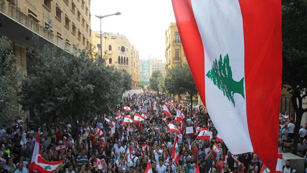 فؤاد السنيورة عن الاعتداء على تظاهرات لبنان : «حزب الله لم يفهم الرسالة» (فيديو)