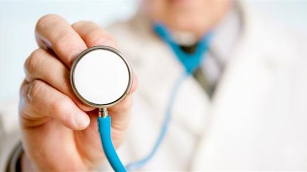 أحمد موسى يستعرض أرقامًا مهمة حول مبادرات العلاج تحت إشراف السيسي (فيديو)