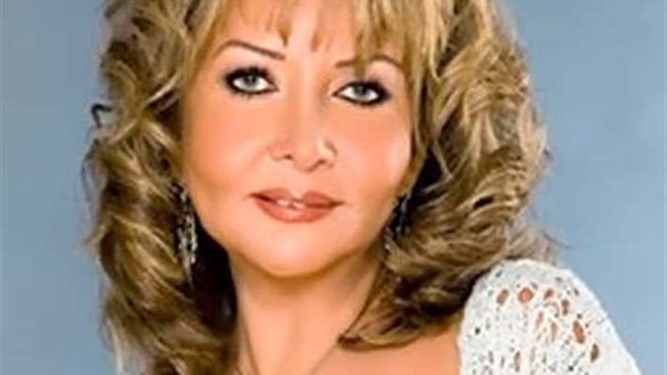 سلمى الشماع: «مذيعو المنوعات بالخارج يتدربون على الرقص والغناء.. وجيلنا لم يعرف الواسطة» (فيديو)