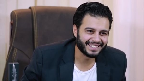 حاتم ستين: التعليم أهم استثمار في الأبناء لخلق جيل واعٍ وقادر على تحمل المسئولية