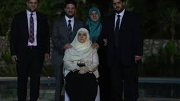 محمد الباز يشكف حقيقة تحصيل عائلة 