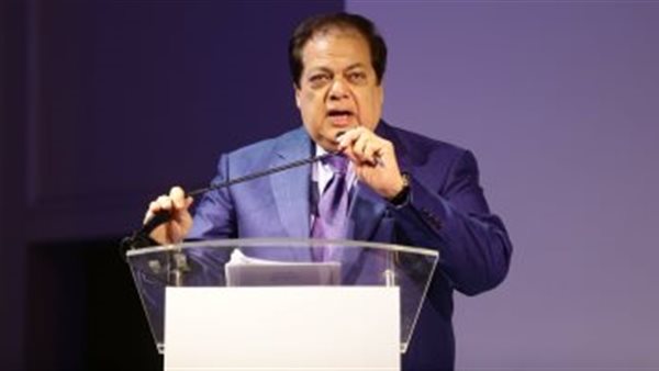 محمد أبو العينين يدعو لعقد مؤتمر دولي لجذب الصناعات الكبرى إلى مصر (فيديو) 