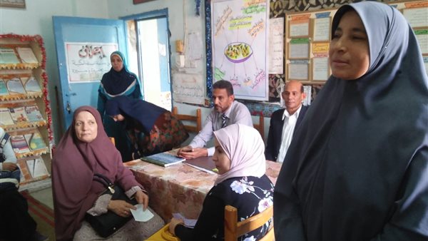 ادارة الصف تنظم ندوة عن مشكلات المراهقة والتغيرات الفسيولوجية لطالبات الثانوية الصناعية (صور)