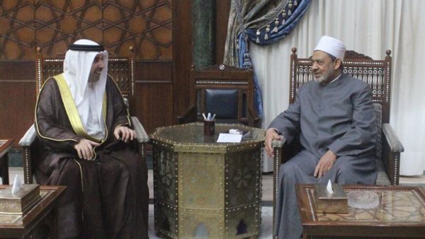 شيخ الأزهر يستقبل السفير البحريني المنتهية مدته بالقاهرة