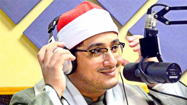 محمود الشحات أنور: تلاوة المرأة للقرآن أمام أي شخص غريب لا يجوز (فيديو)