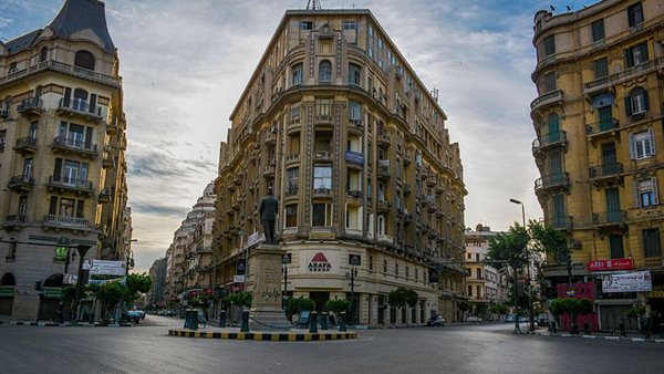 المخرج عادل أديب : «وسط البلد تحولت من المحلات الراقية لبائعي الأحذية والموبايل» (فيديو) 