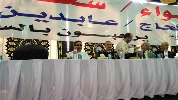 حزب الوفد ينهى خصومة ثأرية فى جنوب الجيزة بتسليم كفنين وذبيحتين بين ابناء العم (صور)