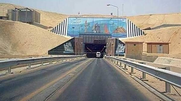 أحمد موسي يكشف تفاصيل طريق شرم الشيخ الجديد .. «14 محطة وقود و3 حارات» (فيديو)