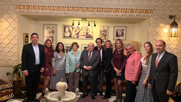 زاهي حواس ونجوم الفن والمجتمع يحتفلون بعيد ميلاد الدكتور مصطفي الفقي 