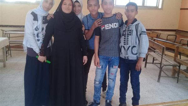 فوز مدرسة نزلة سلام الاعدادية فى الدور الاول لمسابقة أوائل الطلبة بادارة الصف التعليمية (صور)