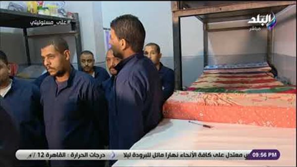 أحمد موسى عن جولته فى السجن: النزلاء يناموا على سراير والأكل نوعين مجاني وبمقابل (فيديو)