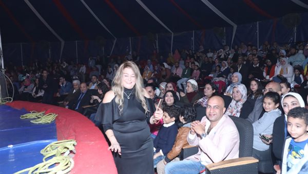 فاتن الحلو مقدمة لبرنامج دهب الحلو أصغر مروضات وحوش (صور)