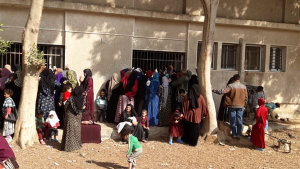 علاج 500 شخص في قافلة علاجية بالجيزة (صور)