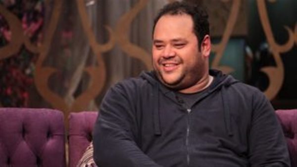 محمد ممدوح يحكي كواليس أول لقاء له مع محمود عبد العزيز في ابراهيم الأبيض (فيديو)