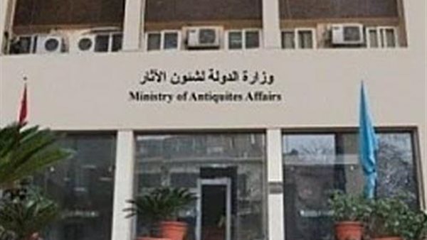 مفتشي اثار المنيا: نعمل بعقد منذ 7 أعوام ولم يتم تثبيتنا فى الوزارة الى الآن (مستندات)