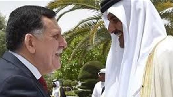 فضيحة بجلاجل خلال لقاء أمير قطر ووفد حكومة فايز السراج (فيديو)