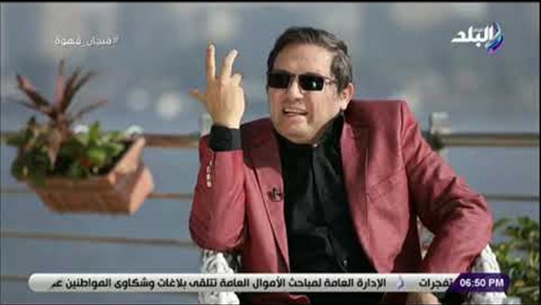 المخرج عادل عوض: قصة «كريستال» كتبتها لتسلية الفنانة شريهان بعد تعرضها لكسر في منطقة الظهر (فيديو)