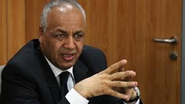 مصطفى بكرى يتساءل على الهواء : هل كل من يدافع عن الدولة منافق ومطبلاتي؟ (فيديو)