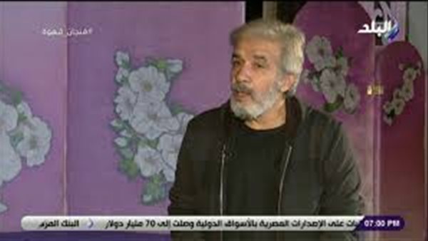 الفنان مفيد عاشور : التحقت بمعهد الفنوان المسرحية بعد التخرج من كلية الهندسة (فيديو) 