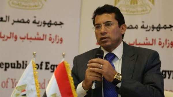 شباب ورياضة القاهرة تكرم المخرجين الشباب بحضور الناقد السينمائى ياقوت الديب 