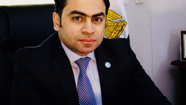 اقتصادي: السيسي الرئيس الوحيد الذي نظم منتديات شباب العالم