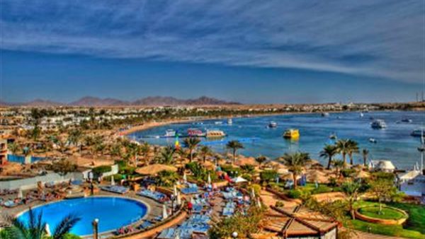 أحمد موسى: فنادق شرم الشيخ سمعتها عالمية .. ولا استغلال للسائحين بالمدينة | فيديو