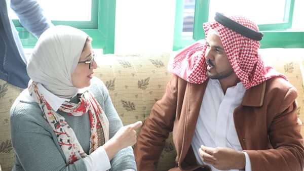 وزيرة الصحة تعقد اجتماعاً مع أهالي نويبع وتستجيب لمطالبهم بما يضمن حصولهم على أفضل خدمة طبية | صور