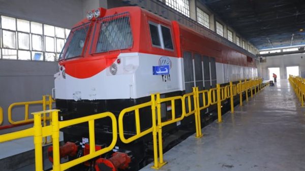 قائد قطارات ديزل القاهرة يحدد وظيفة زر «رجل الميت» في الجرارات الحديثة (فيديو)