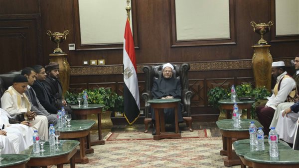 المفتي يستقبل وفدًا من أئمة ليبيا لبحث تعزيز التعاون الديني | صور