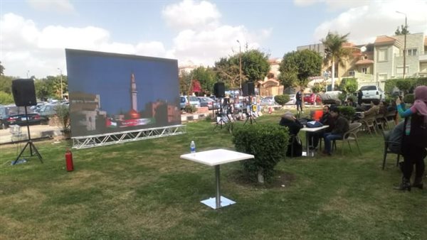 طلاب كلية اللغة والإعلام الأكاديمية العربية يناقشون 45 مشروعًا للتخرج | صور