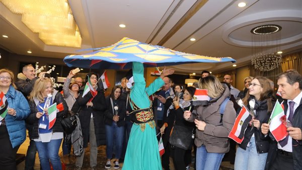 استقبال الوفد الإيطالي لإحياء مسار العائلة المقدسة بالتنورة والمزمار | صور
