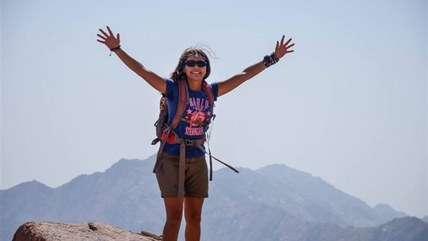 نورهان الرفاعى: أطرافي تجمدت وبكيت فوق قمة أعلى جبل أوروبى | فيديو